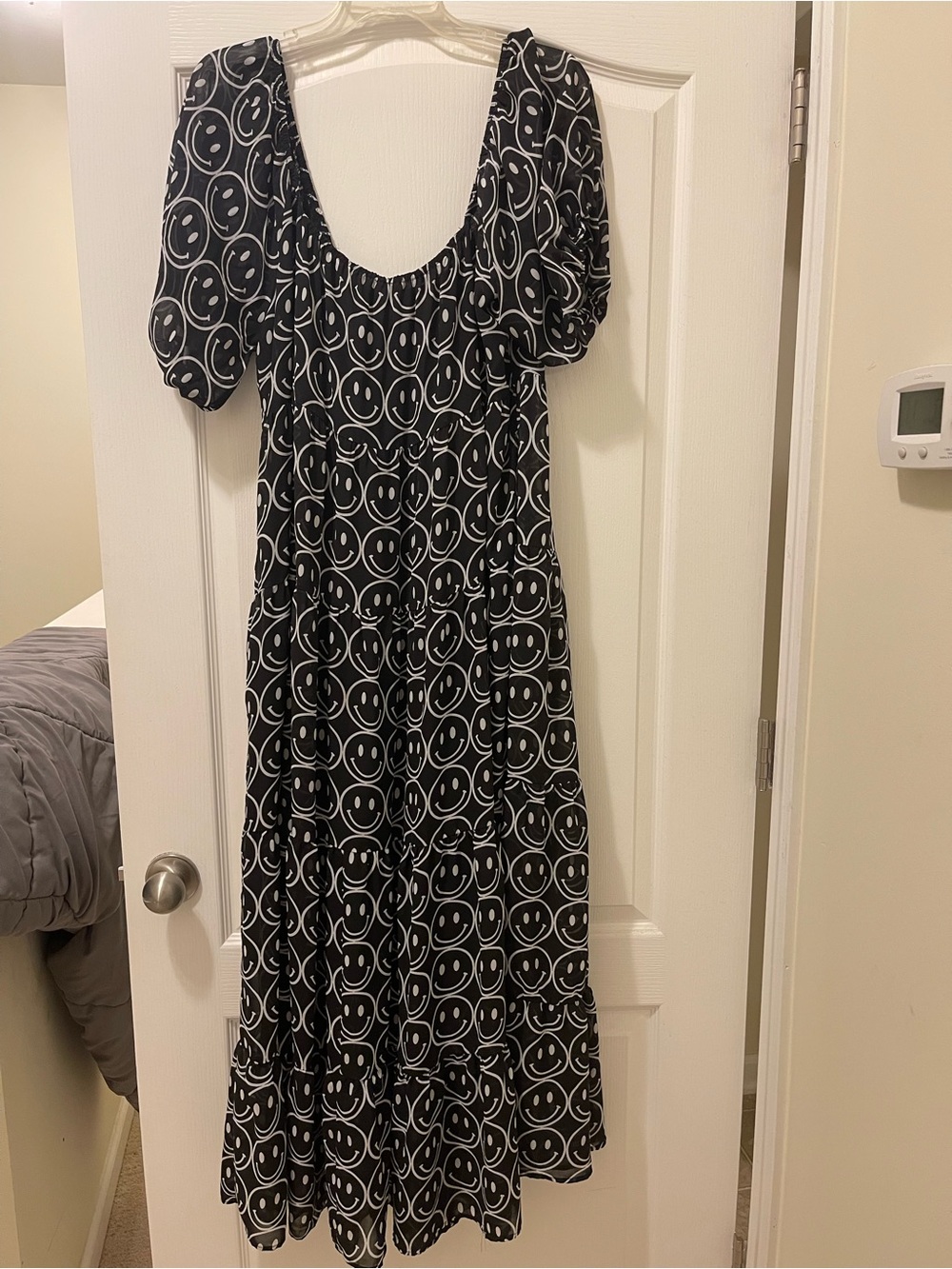 Dressed in LALA Black Smiley-Print Midi Dress with Puff Sleeves